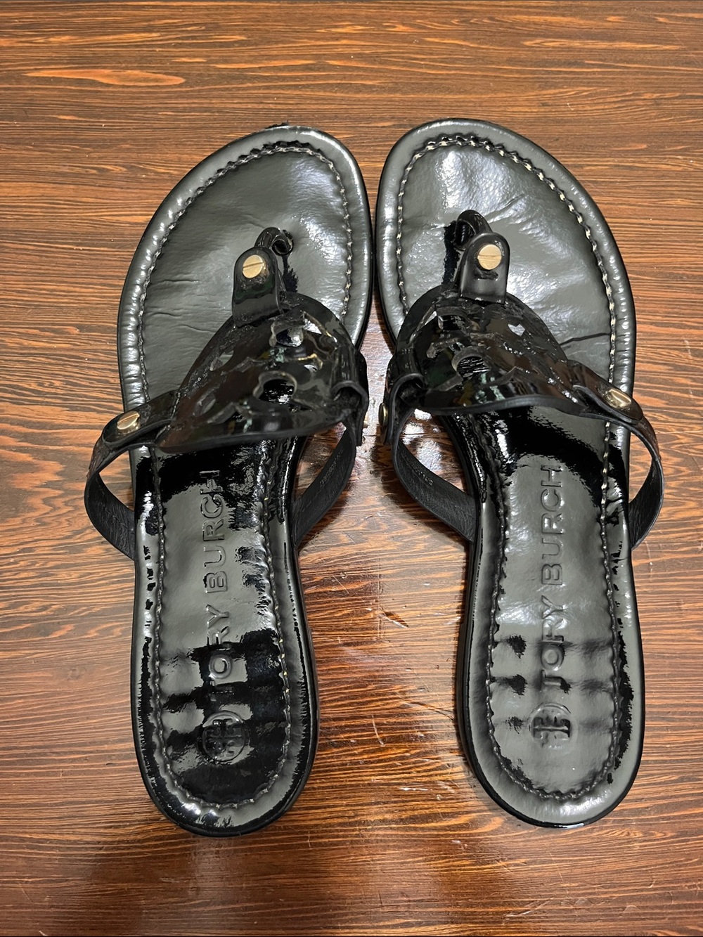 Tory Burch Black Patent Leather Logo Thong Sandals - Picture 4 of 15